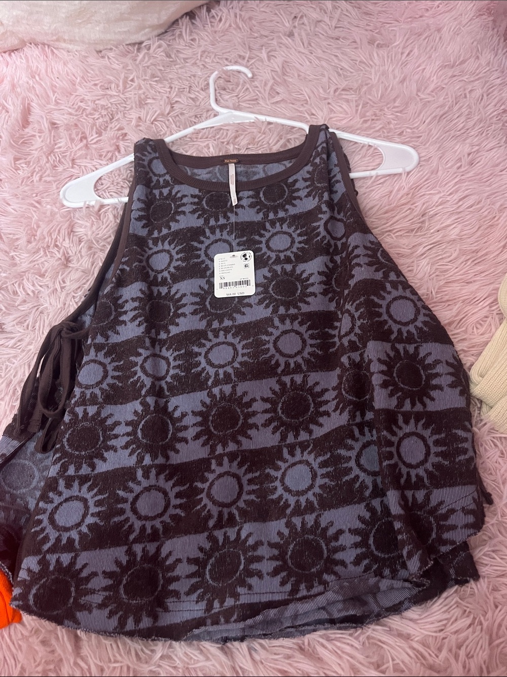 Women's Sun Pattern Sleeveless Knit Top - Black and Gray